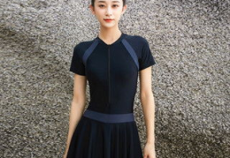 游泳衣女款2024新款,时尚潮流，舒适防晒，尽显夏日魅力